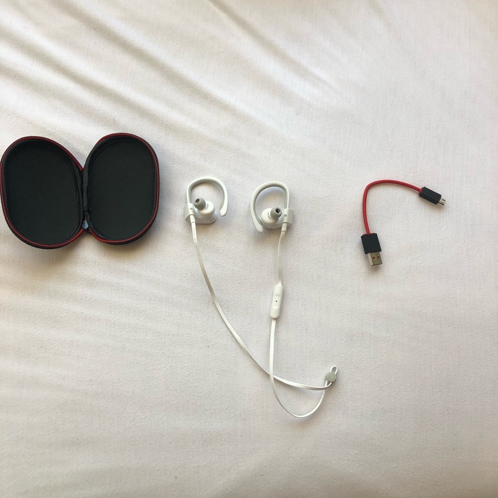 Powerbeats3 Wireless Earphones Never Used
